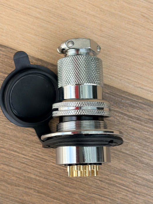 GX25 CIRCULAR METAL AVIATION CONNECTOR AND -MOUNT SOCKET (OFTEN REFFERED TO AS A  DF25 OR METAL INDUSTRIAL CONNECTOR)