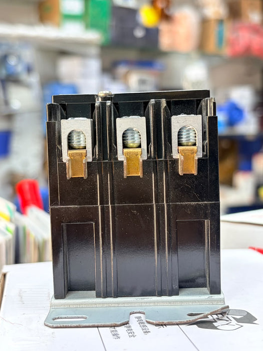 PETROSS SA-3P-40A-240V 3-POLE 40 Amp DEFINITE PURPOSE CONTACTOR