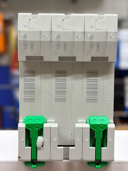 SCHNEIDER ELECTRIC EASY9 MCB